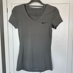 Nike Dri-FIT Womens Small Gray V Neck Short Sleeve Athletic Top Athleisure Shirt